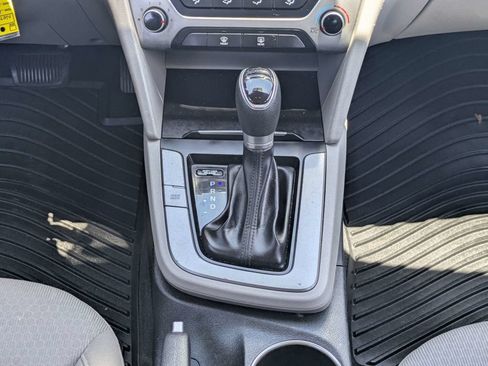 Used 2018 Hyundai Elantra SEL FWD image 16