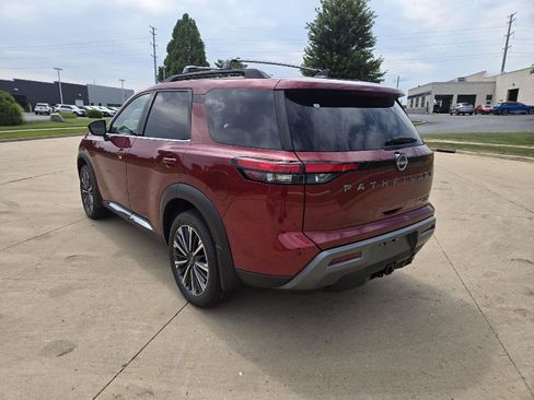 New 2026 Nissan Pathfinder Platinum AWD/4WD image 6