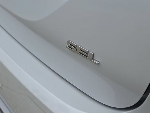 Used 2025 Mitsubishi Outlander SEL FWD image 6