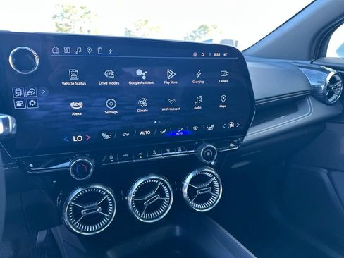 Used 2024 Chevrolet Blazer EV LT AWD/4WD image 16