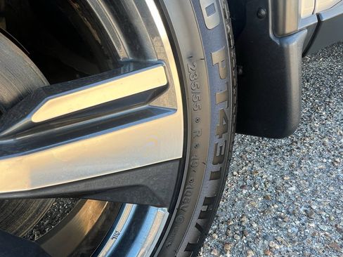 Used 2024 Nissan Rogue SL w/ SL Premium Package image 12