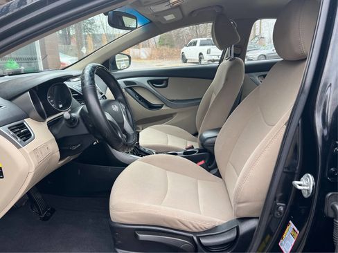Used 2016 Hyundai Elantra SE FWD image 9
