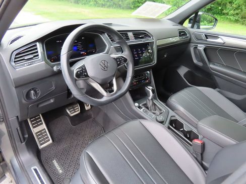 Used 2024 Volkswagen Tiguan SE R-Line AWD/4WD image 23