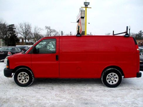 Used 2011 Chevrolet Express 1500 image 4