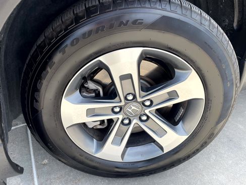 Used 2025 Honda Pilot EX-L image 6