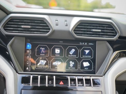 Used 2019 Lamborghini Urus AWD/4WD image 14