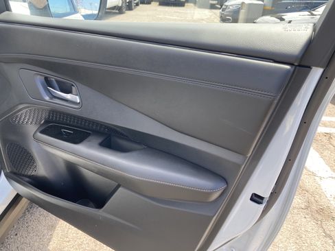 Used 2023 Nissan Ariya FWD image 23
