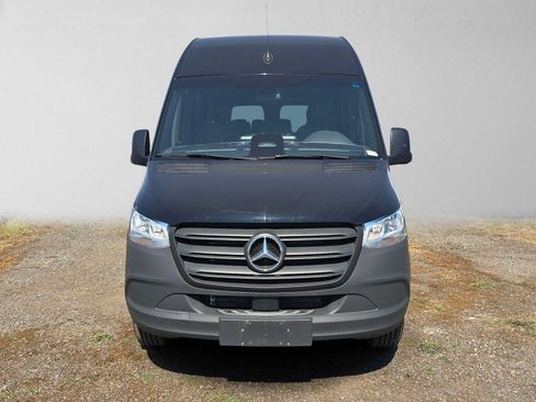 Used 2025 Mercedes-Benz Sprinter 2500 image 8