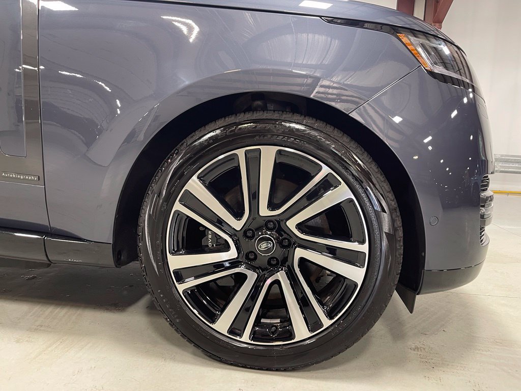 Used 2025 Land Rover Range Rover Autobiography AWD/4WD image 16