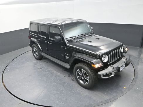 Used 2023 Jeep Wrangler Sahara w/ Cold Weather Group image 14