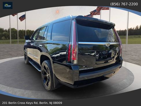 Used 2019 Cadillac Escalade Luxury AWD/4WD image 8