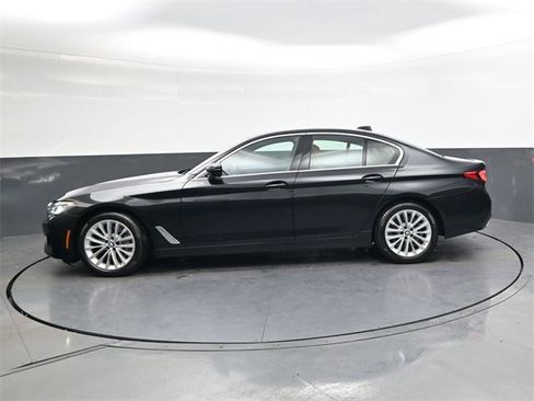 Used 2022 BMW 530i w/ Premium Package image 7
