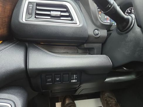 Used 2024 Subaru Ascent Touring w/ Popular Package #2 image 27