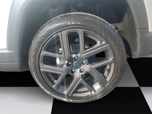 New 2026 Jeep Compass Latitude image 14