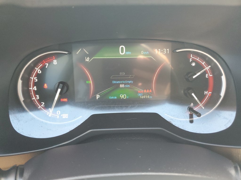 Certified 2025 Toyota RAV4 LE FWD image 21