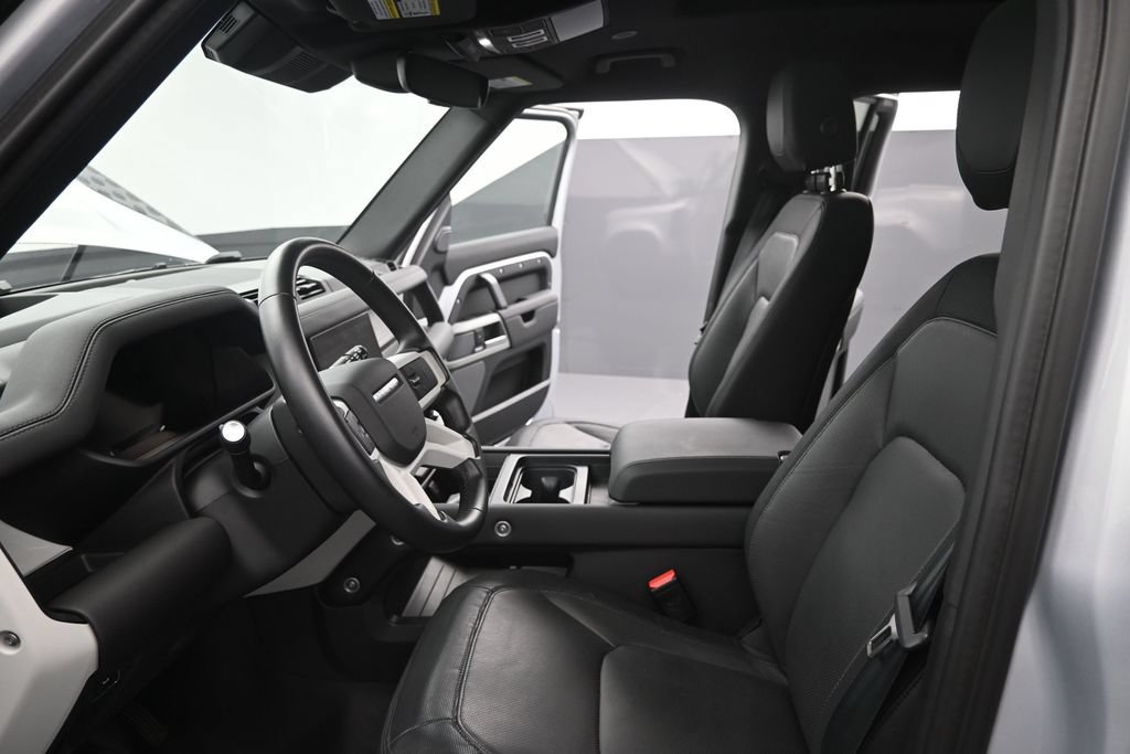 Used 2024 Land Rover Defender 110 X-Dynamic SE AWD/4WD image 24
