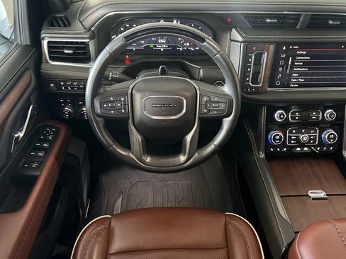 Used 2023 GMC Yukon Denali Ultimate image 13