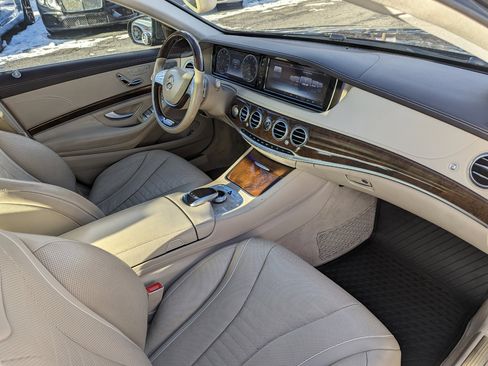 Used 2017 Mercedes-Benz S 550 4MATIC Sedan image 32
