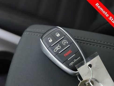 Used 2024 Alfa Romeo Tonale Veloce image 3