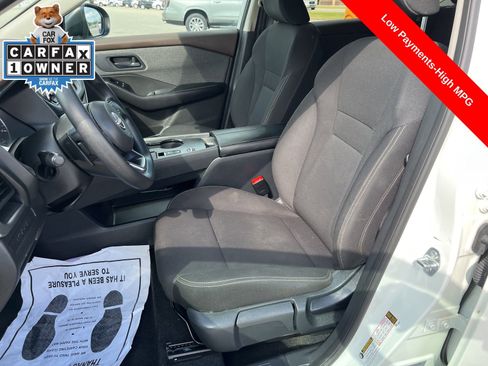 Used 2023 Nissan Rogue S image 10