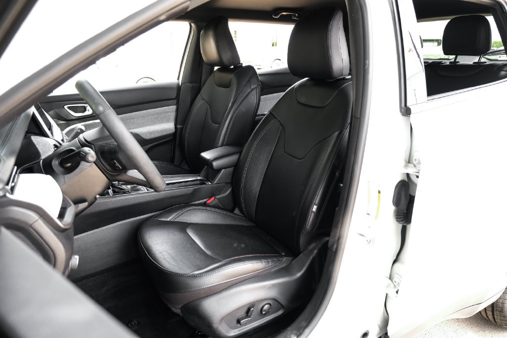 Used 2023 Jeep Compass Latitude AWD/4WD image 8