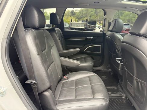 Used 2021 Kia Telluride EX w/ EX Premium Package AWD/4WD image 16