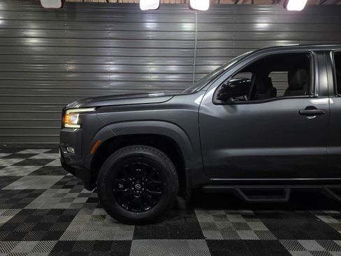 Used 2023 Nissan Frontier SV w/ Midnight Edition Package image 40
