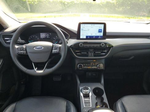 Certified 2022 Ford Escape SEL AWD/4WD image 17