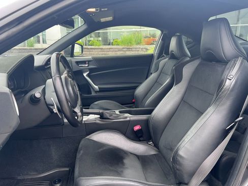 Used 2020 Toyota 86 RWD image 10