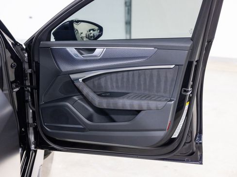 Used 2025 Audi RS 6 performance image 27