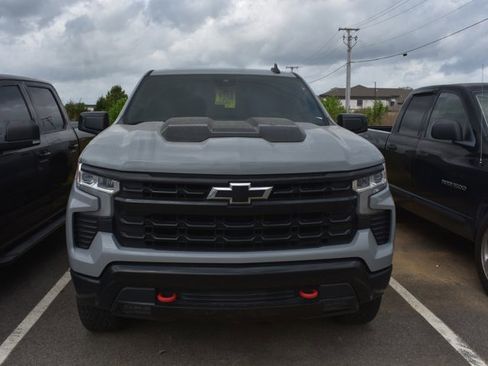 Used 2024 Chevrolet Silverado 1500 LT Trail Boss w/ Convenience Package II image 2
