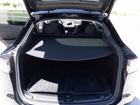 Used 2023 Tesla Model Y Performance AWD/4WD image 18