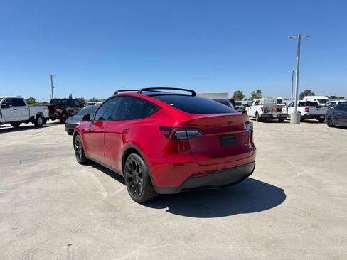 Used 2023 Tesla Model Y Long Range AWD/4WD image 2