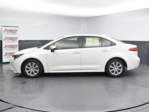 Used 2022 Toyota Corolla LE FWD image 5