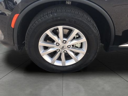 Used 2023 Dodge Durango SXT AWD/4WD image 3