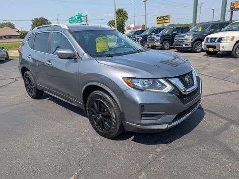 Used 2018 Nissan Rogue SV AWD/4WD image 2