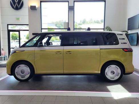 New 2025 Volkswagen ID. Buzz 1st Edition image 3