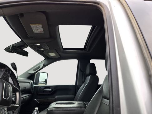 Used 2022 GMC Sierra 3500 Denali AWD/4WD image 2