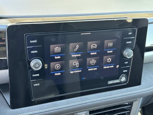 New 2026 Volkswagen Taos SE AWD/4WD image 13