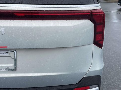 New 2026 Kia Carnival EX image 11