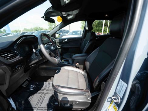 Used 2023 Ford Escape ST-Line w/ Tech Pack #1 AWD/4WD image 9
