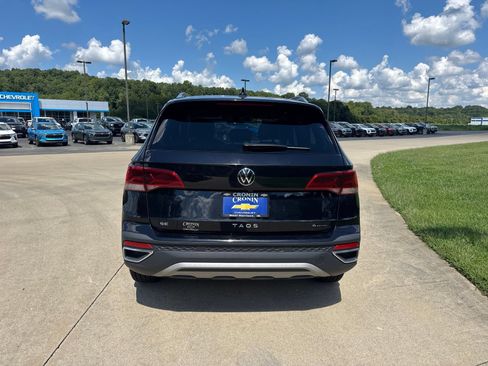 Used 2024 Volkswagen Taos SE AWD/4WD image 7