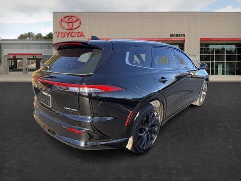 Certified 2025 Toyota Crown Signia w/ Advanced Technology Package image 5