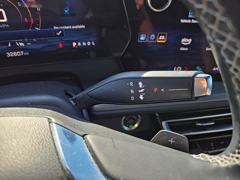 Used 2024 Chevrolet Traverse LT image 25