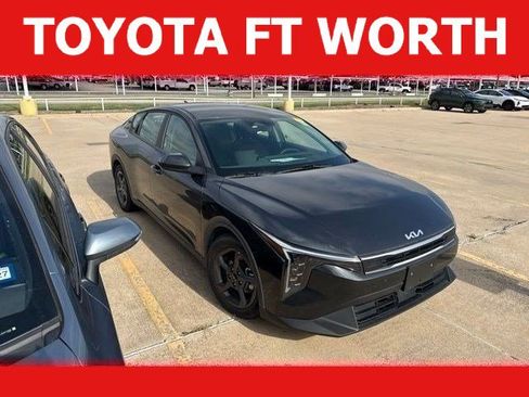 Used 2025 Kia K4 FWD image 1
