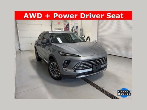 Used 2025 Buick Envision Preferred AWD/4WD image 1