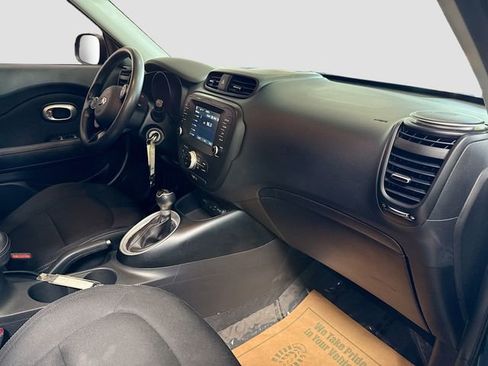 Used 2018 Kia Soul + FWD image 27