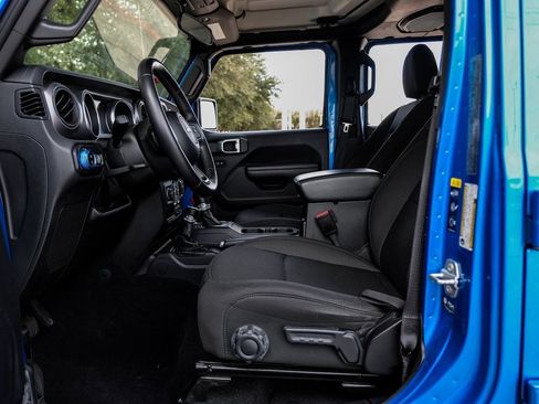 Used 2021 Jeep Gladiator Willys image 43