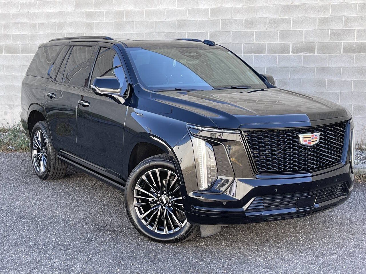 Used 2025 Cadillac Escalade Sport Platinum w/ LPO, Floor Liner Package AWD/4WD image 1
