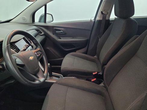 Used 2020 Chevrolet Trax LS FWD image 17